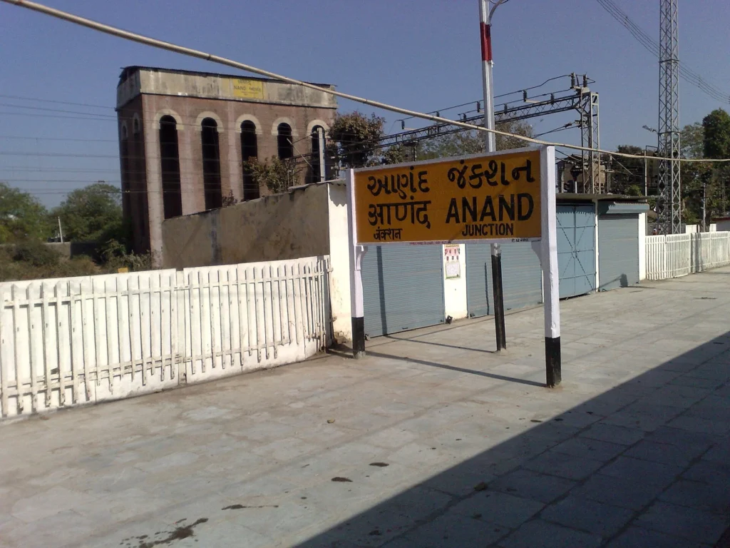 Anand, one of the best Places to Visit Near Vadodara, is famous for Amul Dairy, local culture, and delicious food.