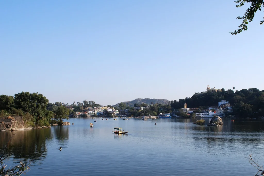 Mount Abu hill station near Ahmedabad with Nakki Lake and Aravalli Hills, one of the best Places to Visit Near Ahmedabad
