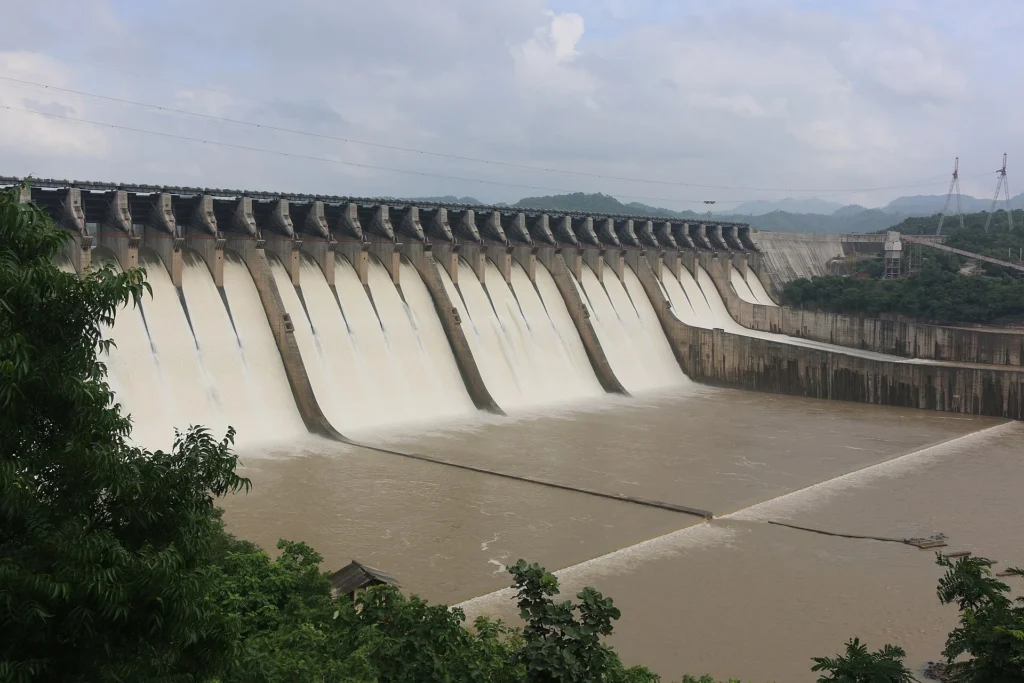 Sardar Sarovar Dam, one of the top Places to Visit Near Vadodara, offers scenic reservoir views and engineering marvels.