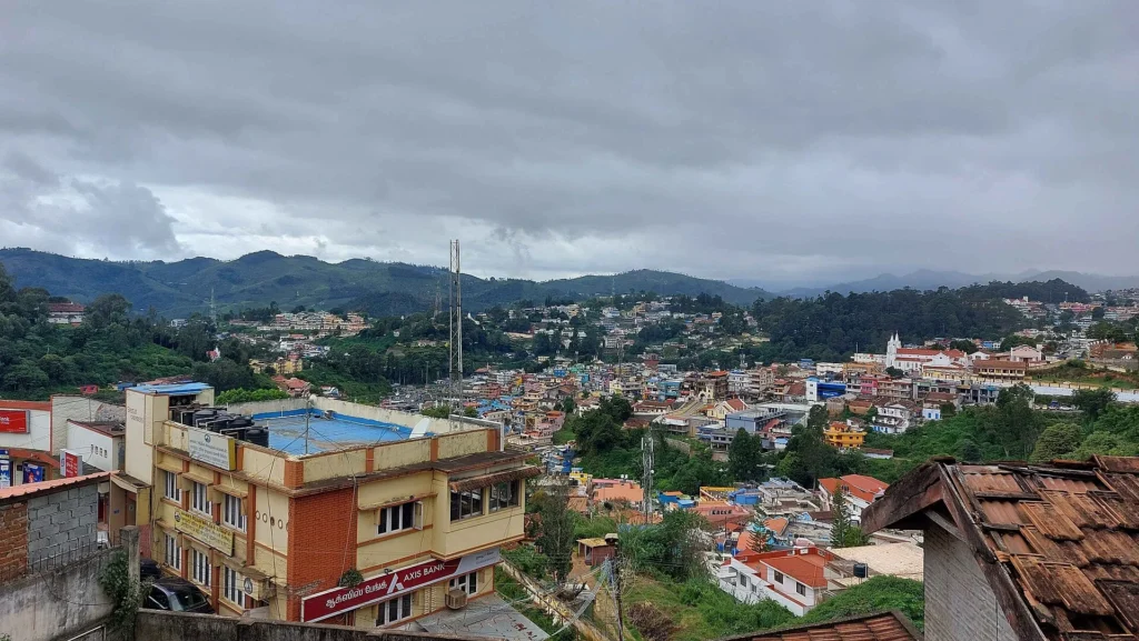 Coonoor – 18 km from Ooty | Places to Visit Near Ooty scenic hill station, tea gardens & viewpoints lush views travel spot