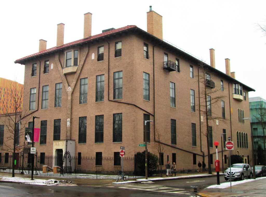 Isabella Stewart Gardner Museum in Boston featuring historic art galleries, courtyard and things to do in Boston