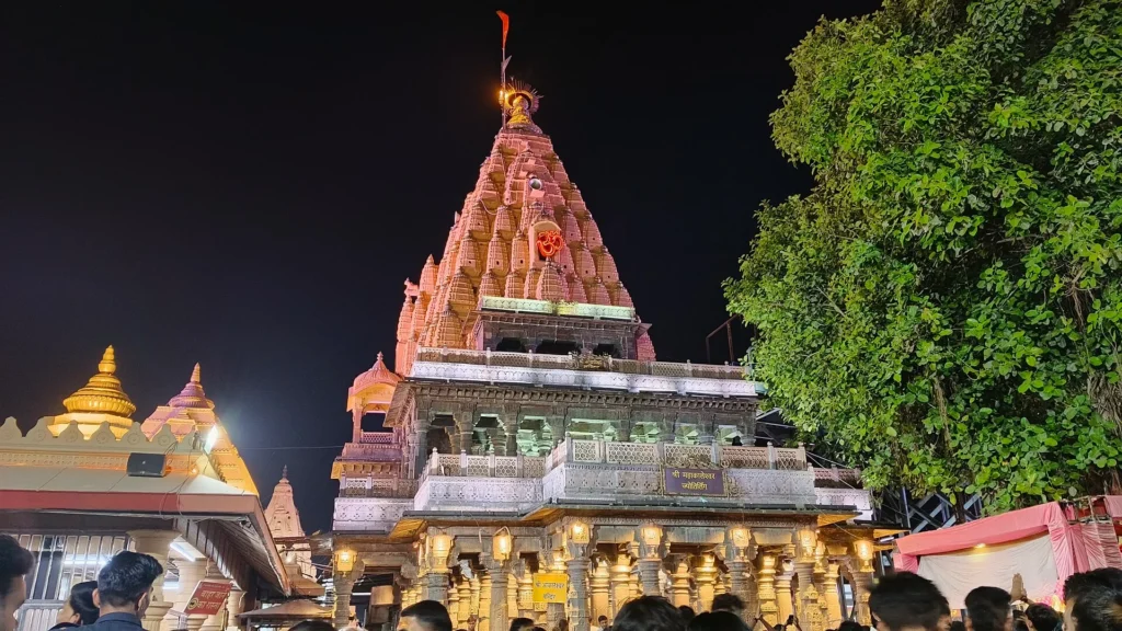 Famous Lord Shiva Temples in India: Mahakaleshwar Temple in Ujjain, one of the 12 Jyotirlingas and a sacred shrine.
