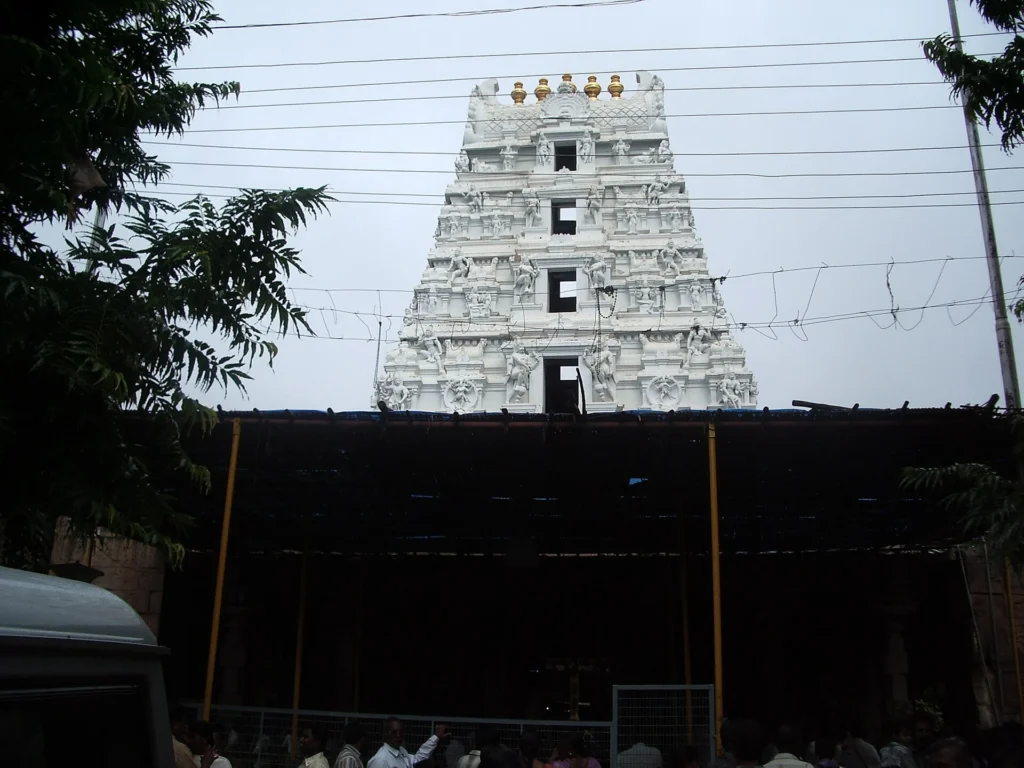 Famous Lord Shiva Temples in India: Mallikarjuna Temple in Andhra Pradesh, a revered Jyotirlinga and sacred pilgrimage site.