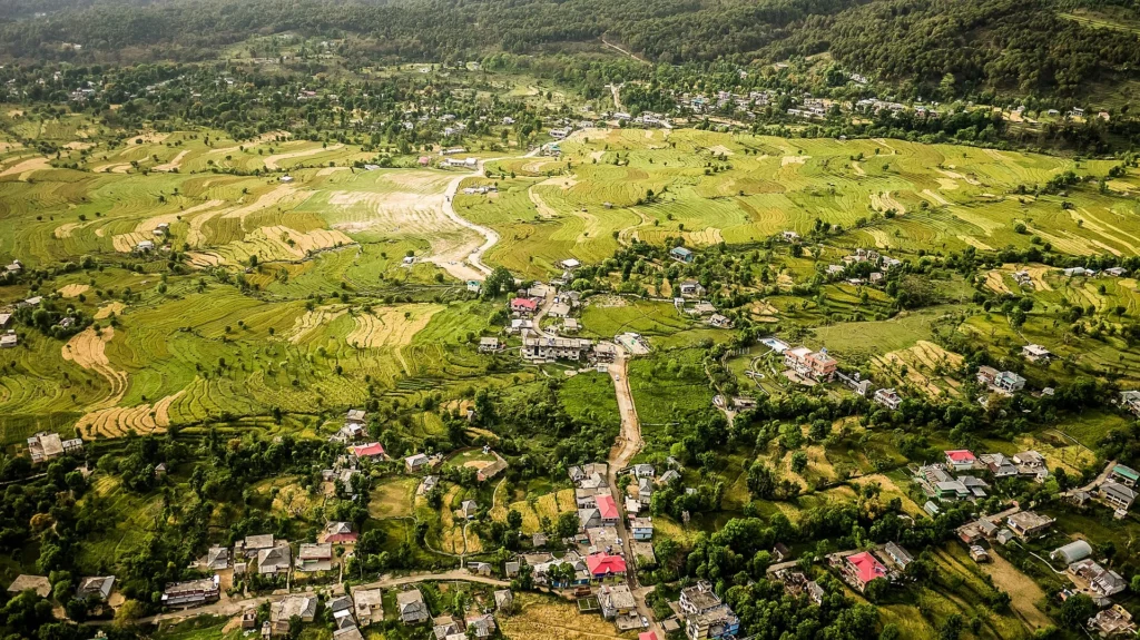 Bir Billing paragliding, one of the top Paragliding Places in India, with stunning Himalayan mountain views